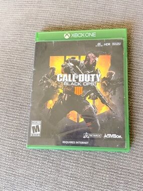 Call of Duty: Black Ops 4 Xbox One Video Game - Green Case (Activision)